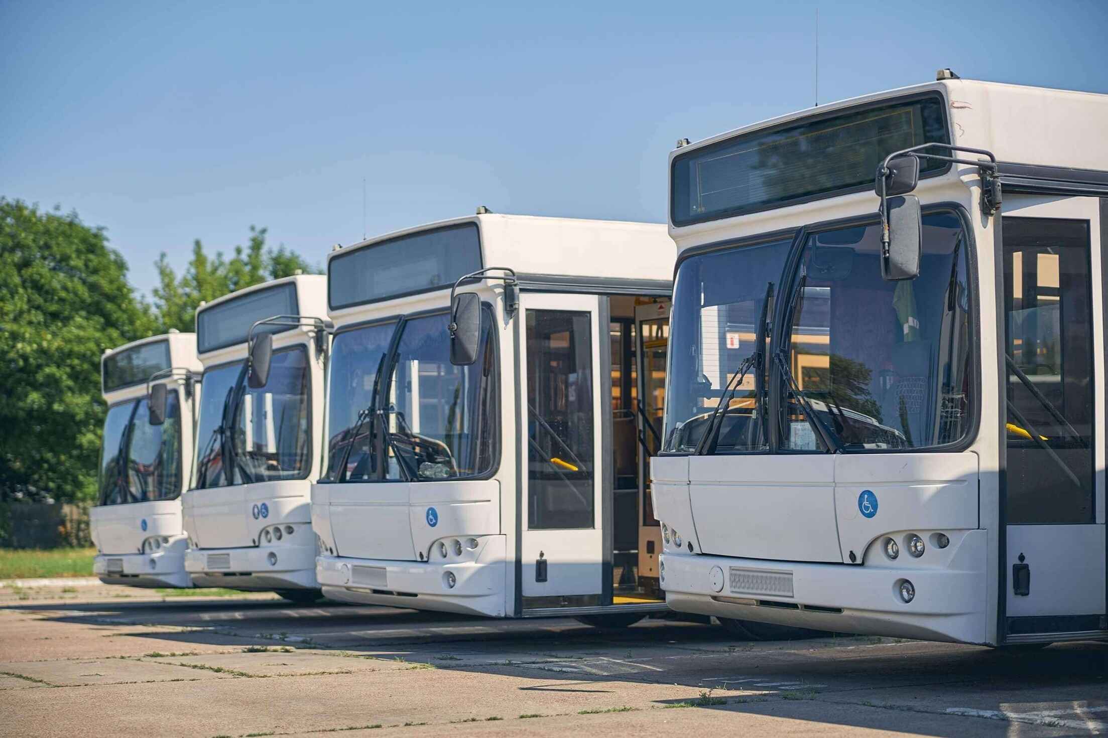 Well-maintained vehicles for car lift Dubai